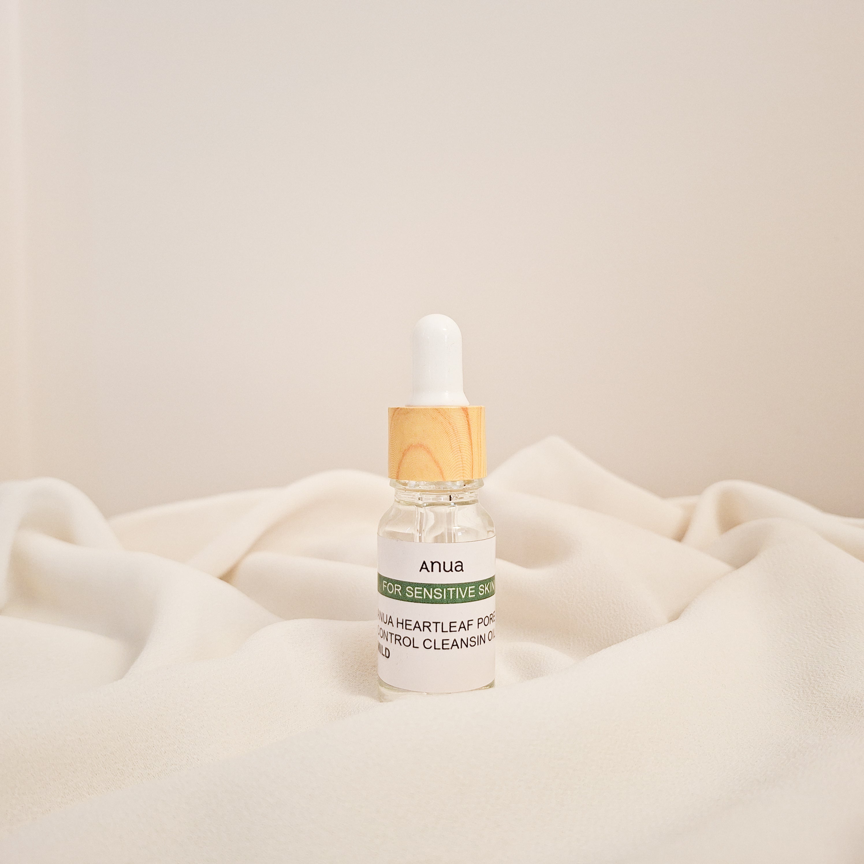 Anua Heartleaf Mild pore control cleansing oil